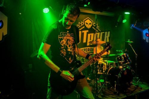 Riot Rock artiest gitarist van Old mans riot