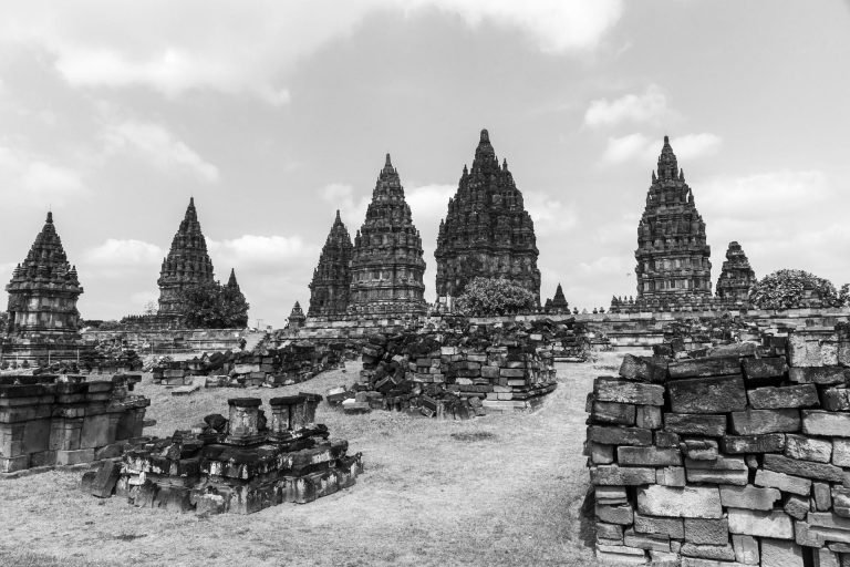 wart wit foto van yogyakarta prambanan