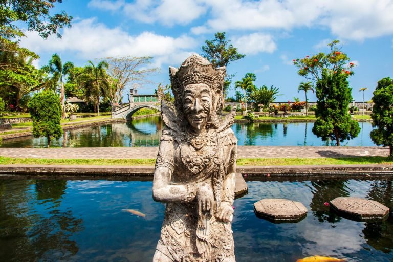 Statue Tirtagangga