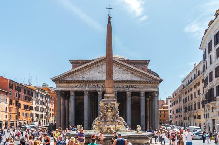 Het Pantheon, antieke tempel in Rome uit de 2e eeuw n.Chr.