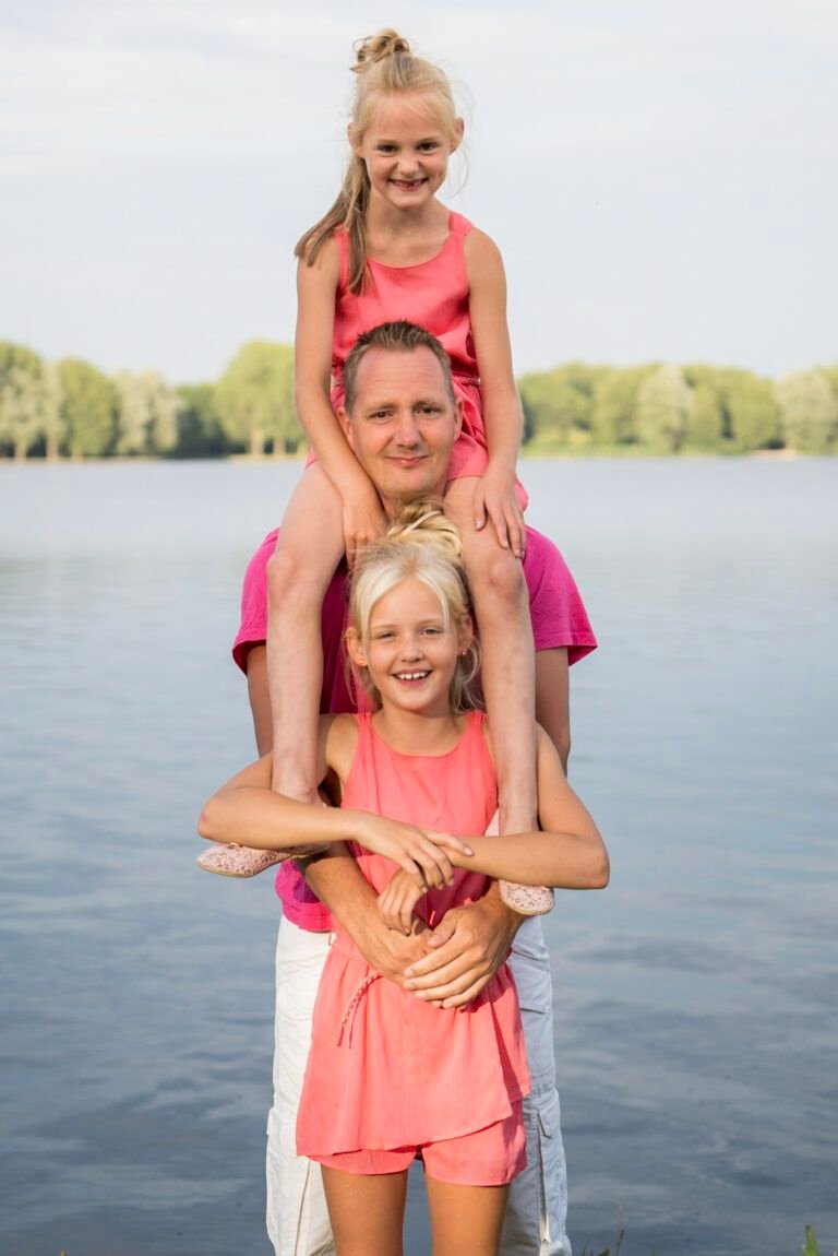 Familie fotoshoot Papa met zijn dochters