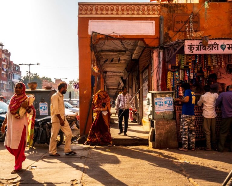 Street scene of old part of Jaipur with the busy markets.